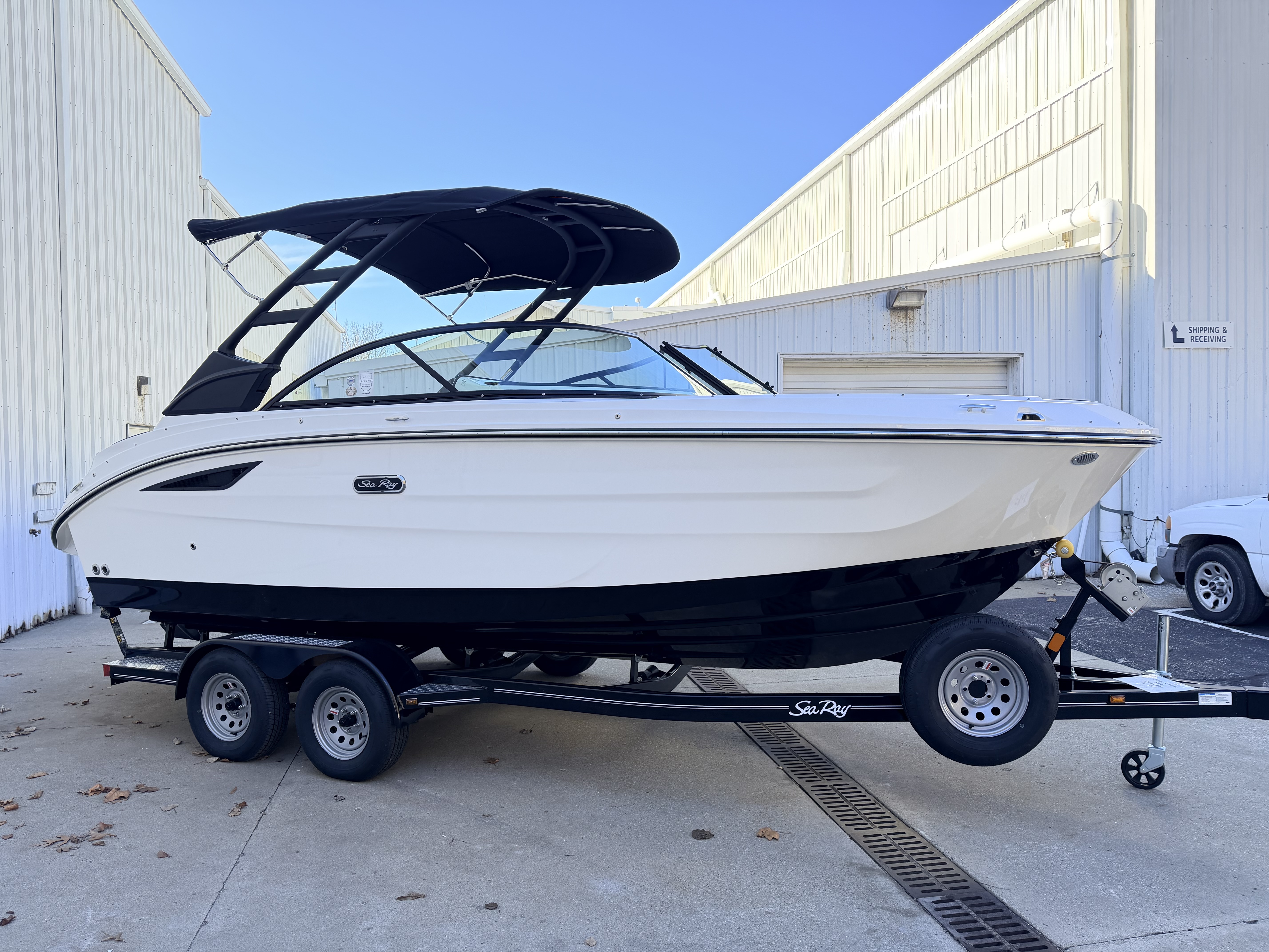 2026 Sea Ray SDX 230 290 OUTBOARD in michigan city IN