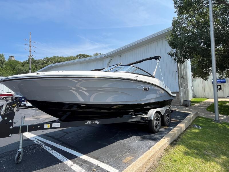 2025 Sea Ray SPX 190 Bowrider Boat boat
