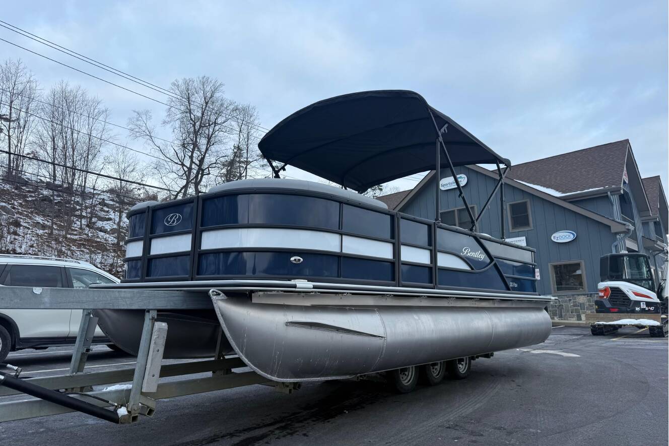 A photo of this 2026 Bentley Pontoons 200 Fish-N-Cruise