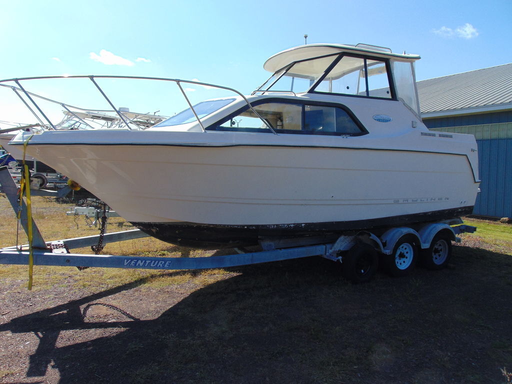 2002 Bayliner 2452 in quakertown PA