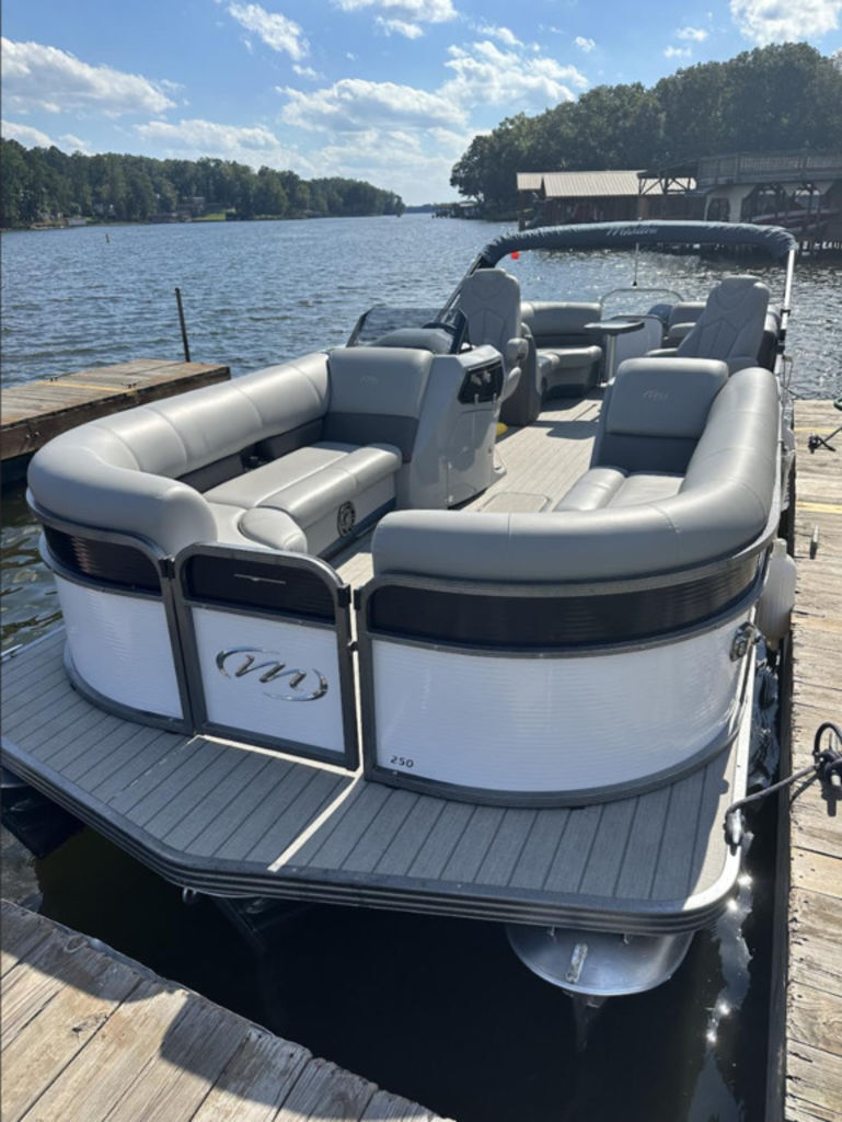 2022 Manitou 23 Encore RF SHP 575 STERN LOUNGER (SL) in mount gilead NC