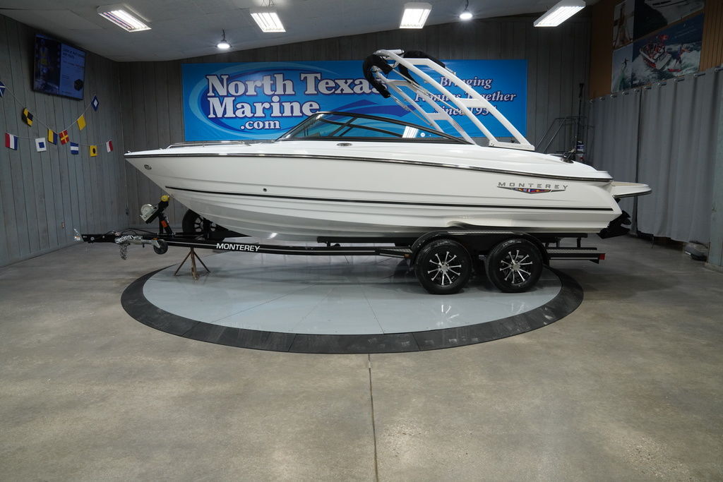 2025 Monterey 224FS Bowrider Boat boat
