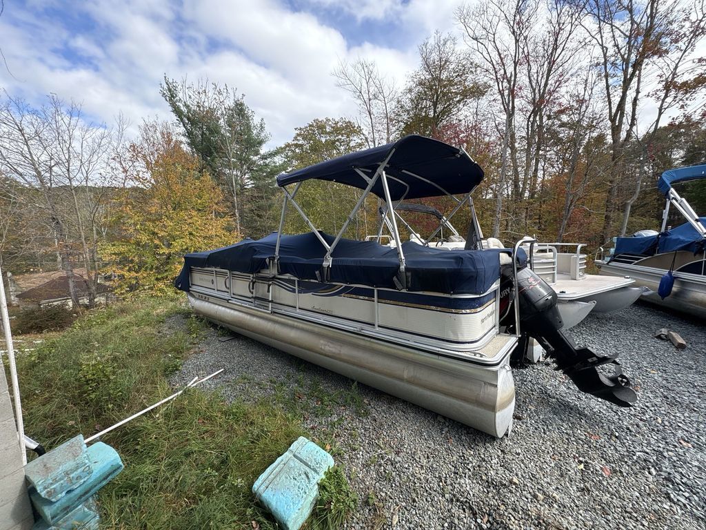 2002 Harris 240 SL in greentown PA