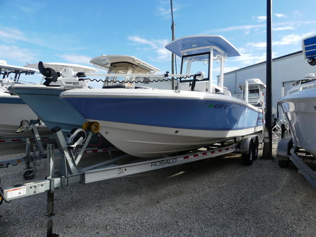 2023 Robalo 246 Cayman in islamorada FL