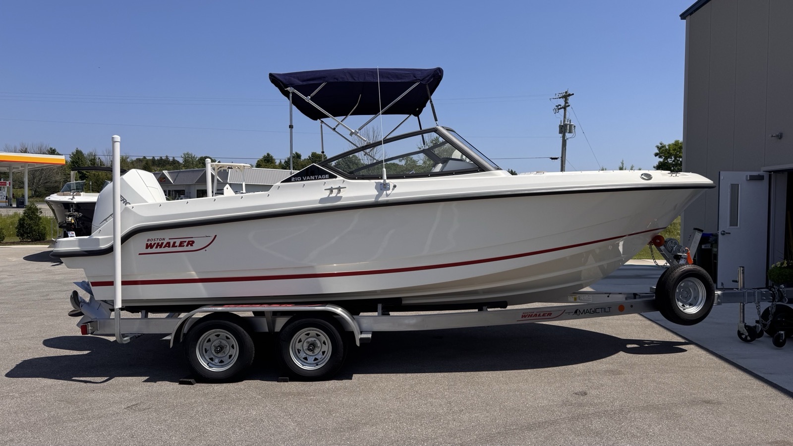 2025 Boston Whaler 210 Vantage 320 in sister bay WI