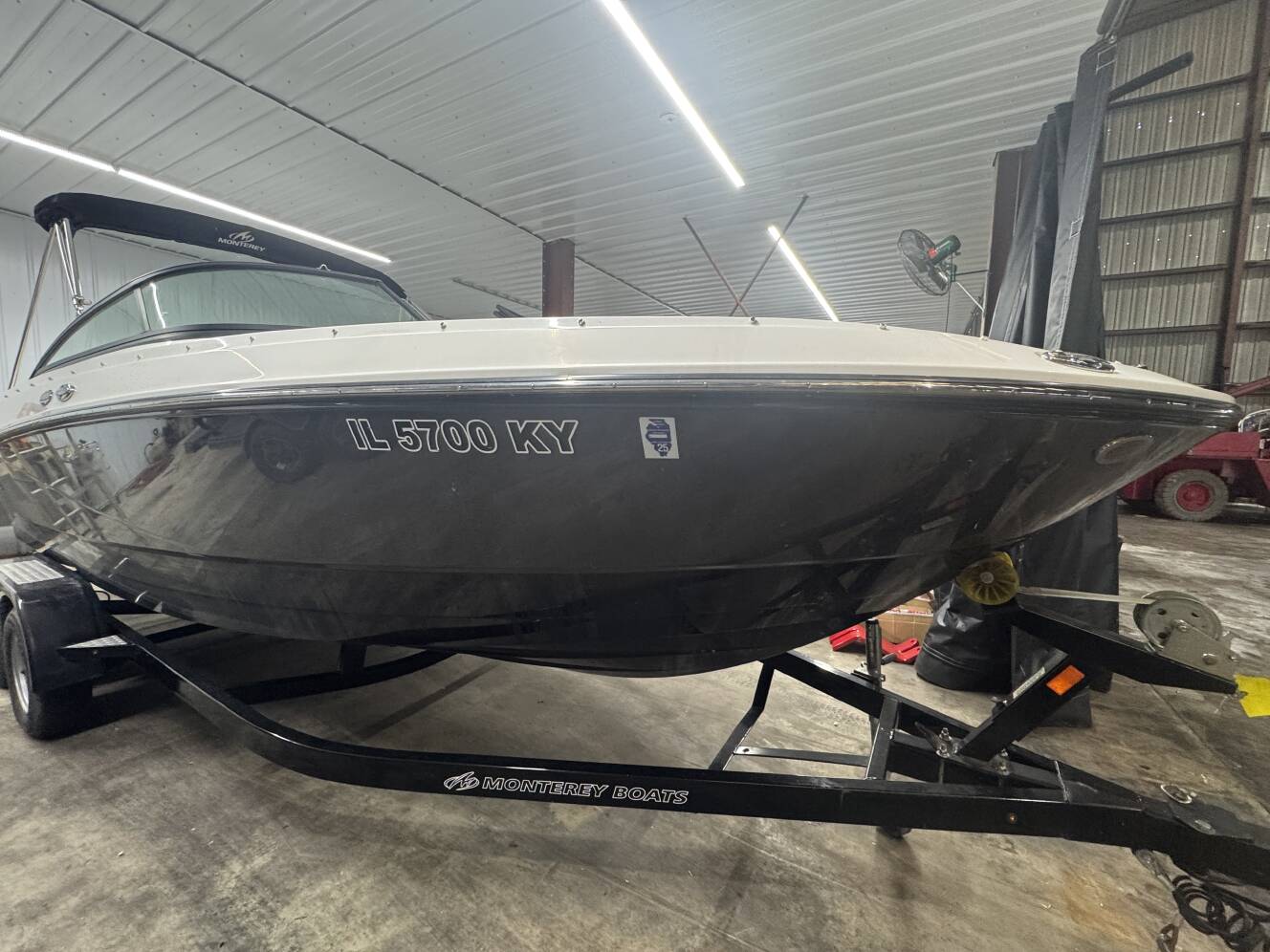 A photo of this 2018 Monterey M22