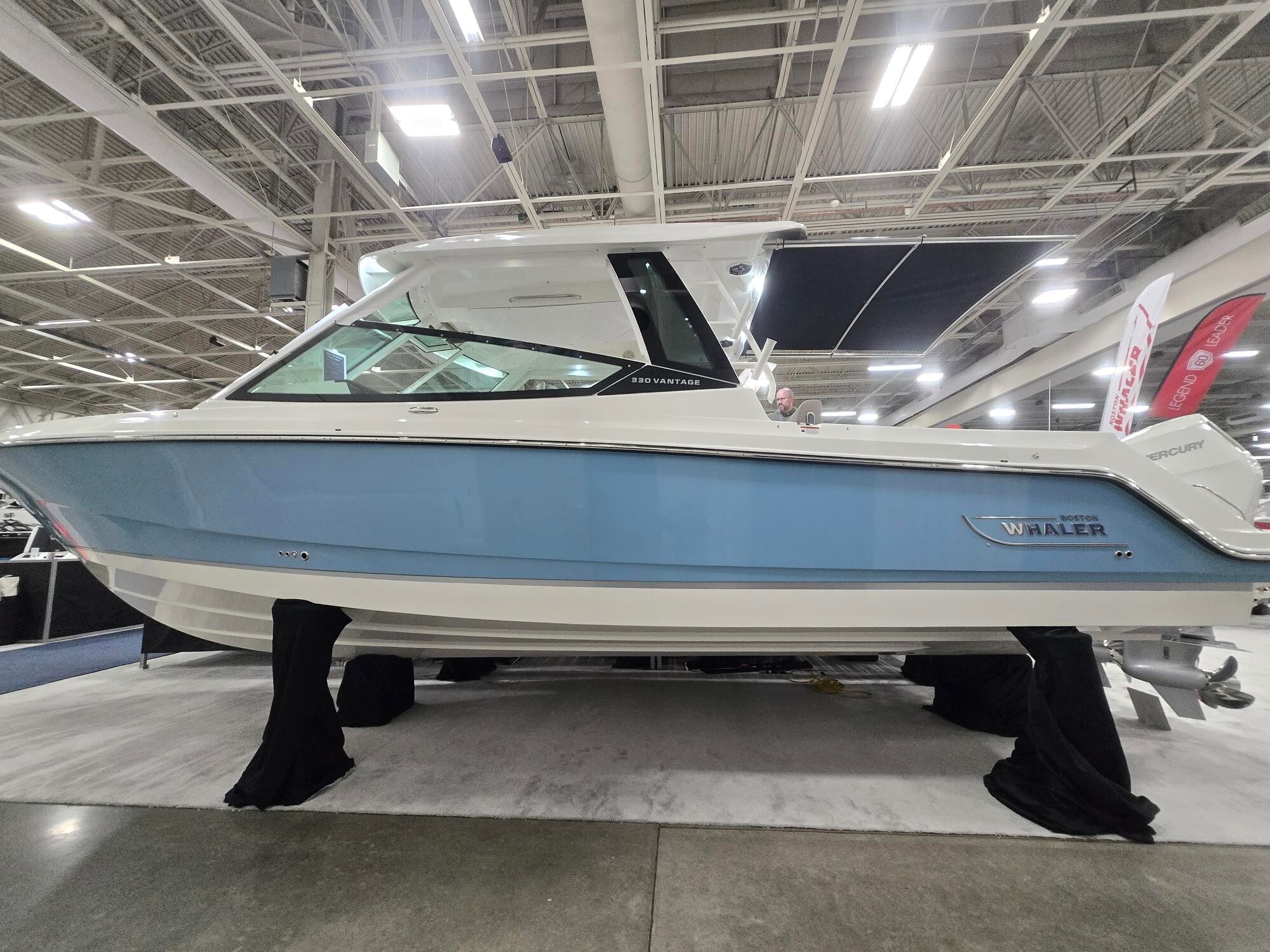 2026 Boston Whaler 330 Vantage 320 in sister bay WI