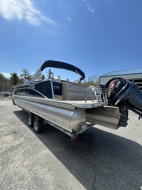 2025 Tahoe Pontoons Cascade - 27 FT Elite Windshield VERSATILE REAR BENCH WINDSHIELD in chepachet RI