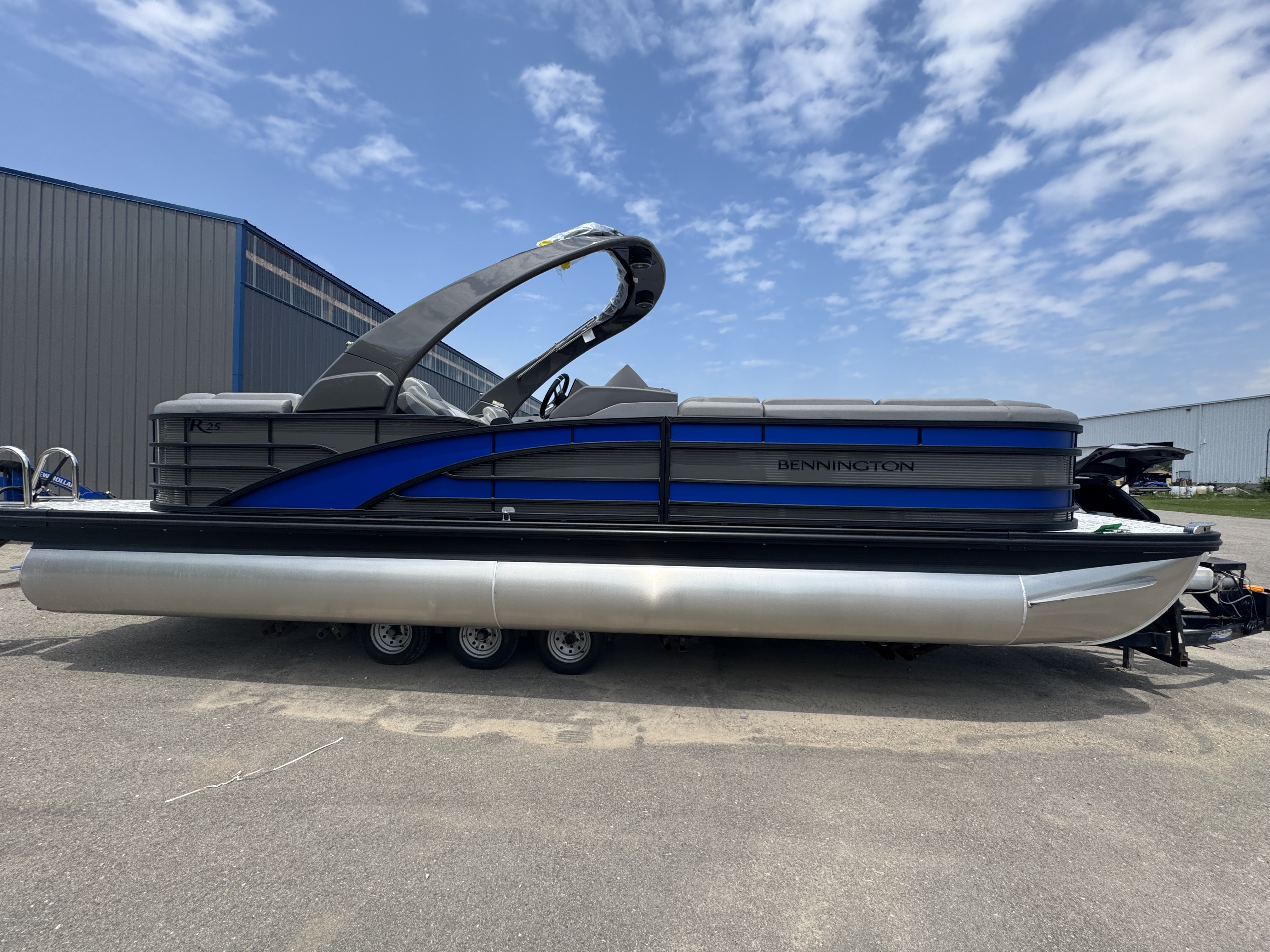 2025 Bennington 25RSRA-ESP Pontoon Boat boat