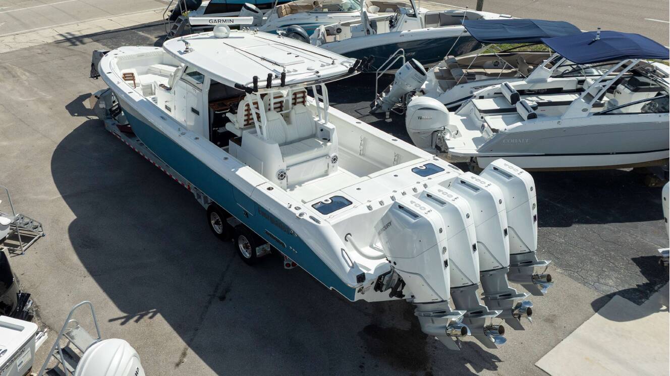 A photo of this 2026 Everglades 395 CC
