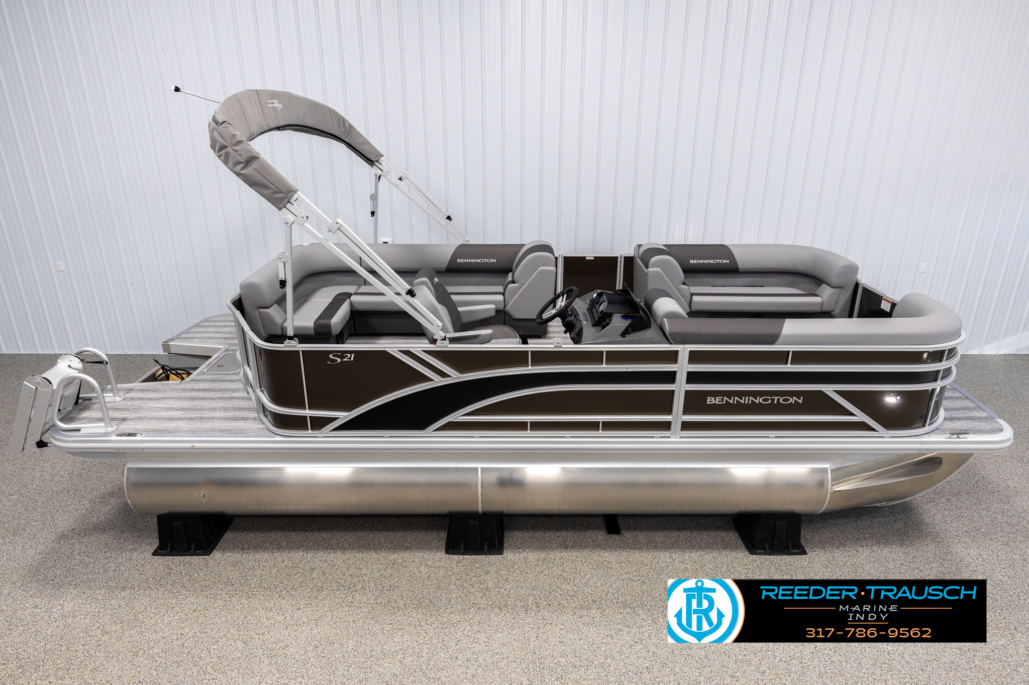 2025 Bennington 21 SL Deck Boat boat