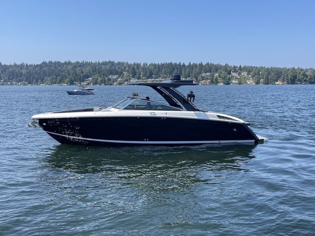 2025 Cobalt Boats R33 Surf Ski and Wakeboard Boat boat