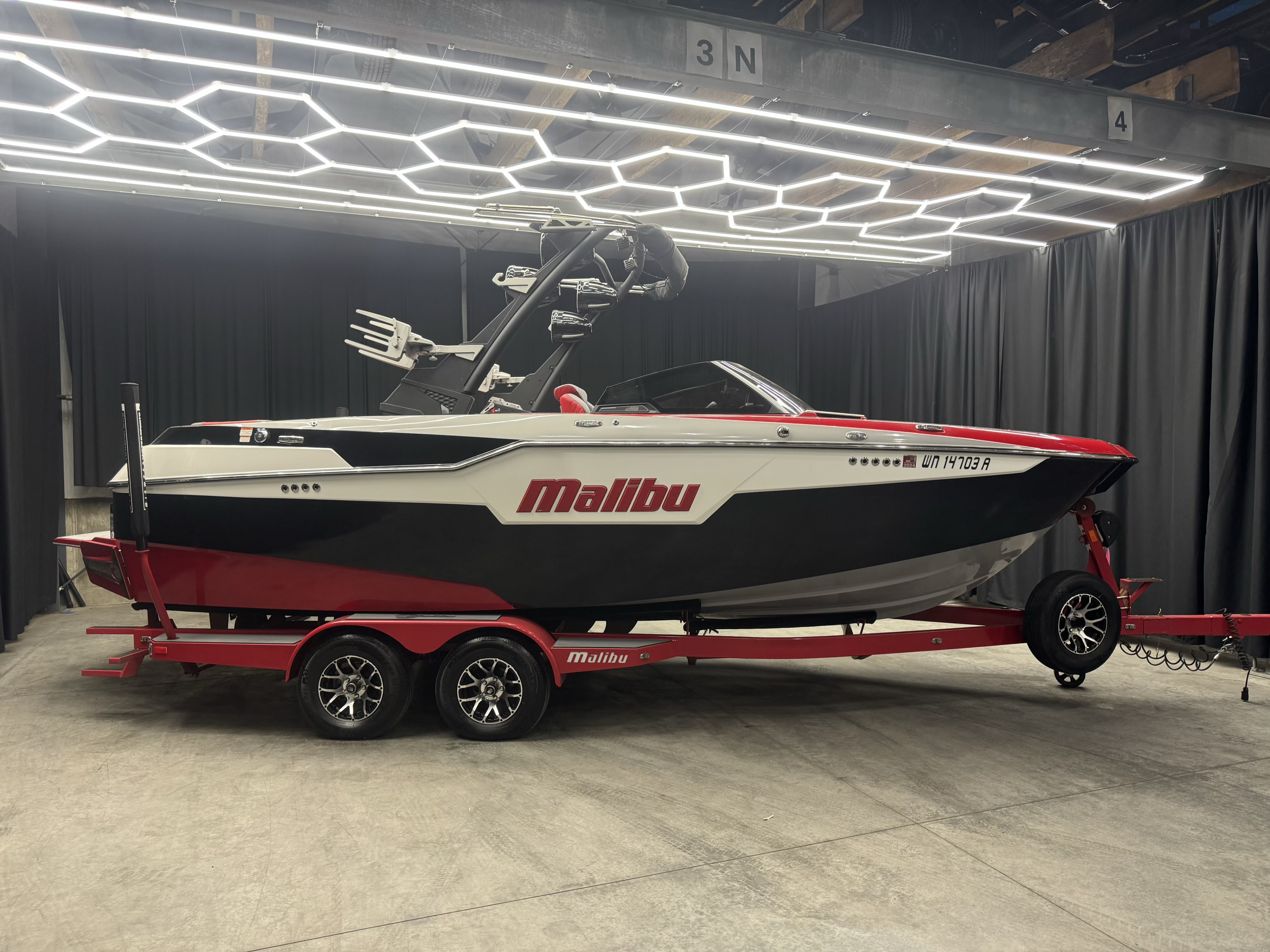 2021 Malibu M220 in crystal MN