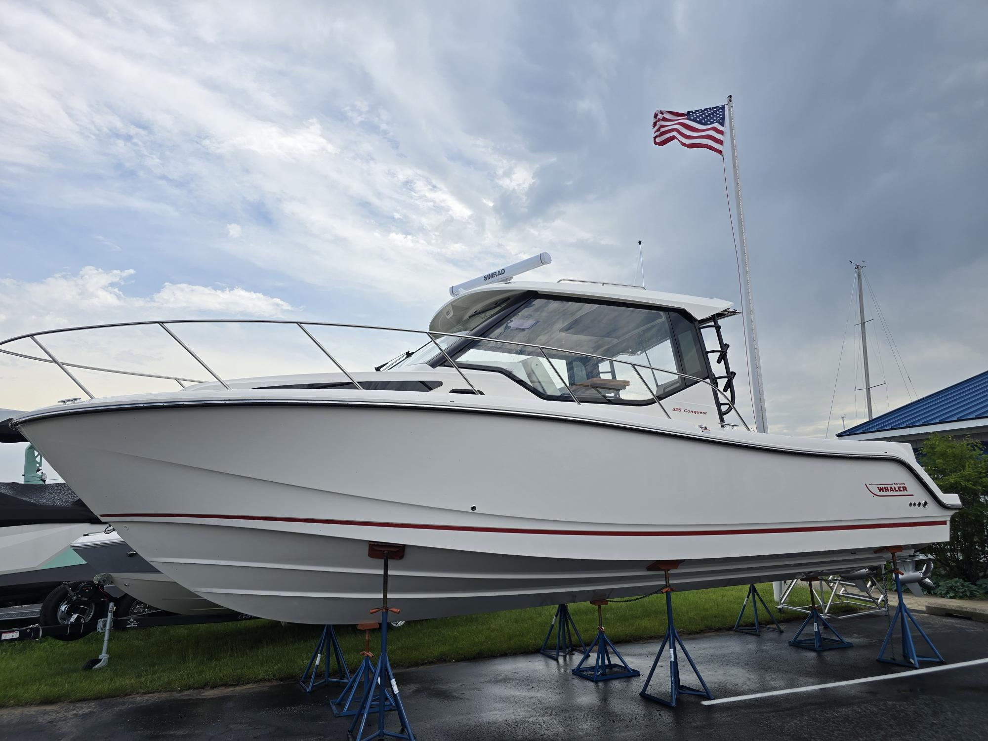 2025 Boston Whaler 325 Conquest Express Cruiser Boat boat