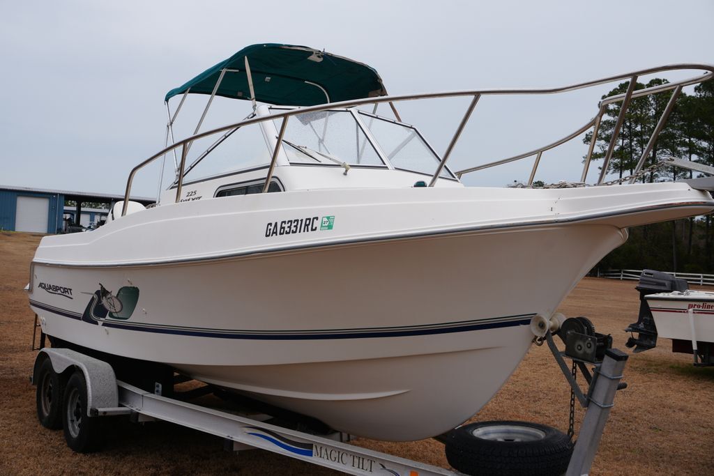 2000 Aquasport 225 Explorer in savannah GA