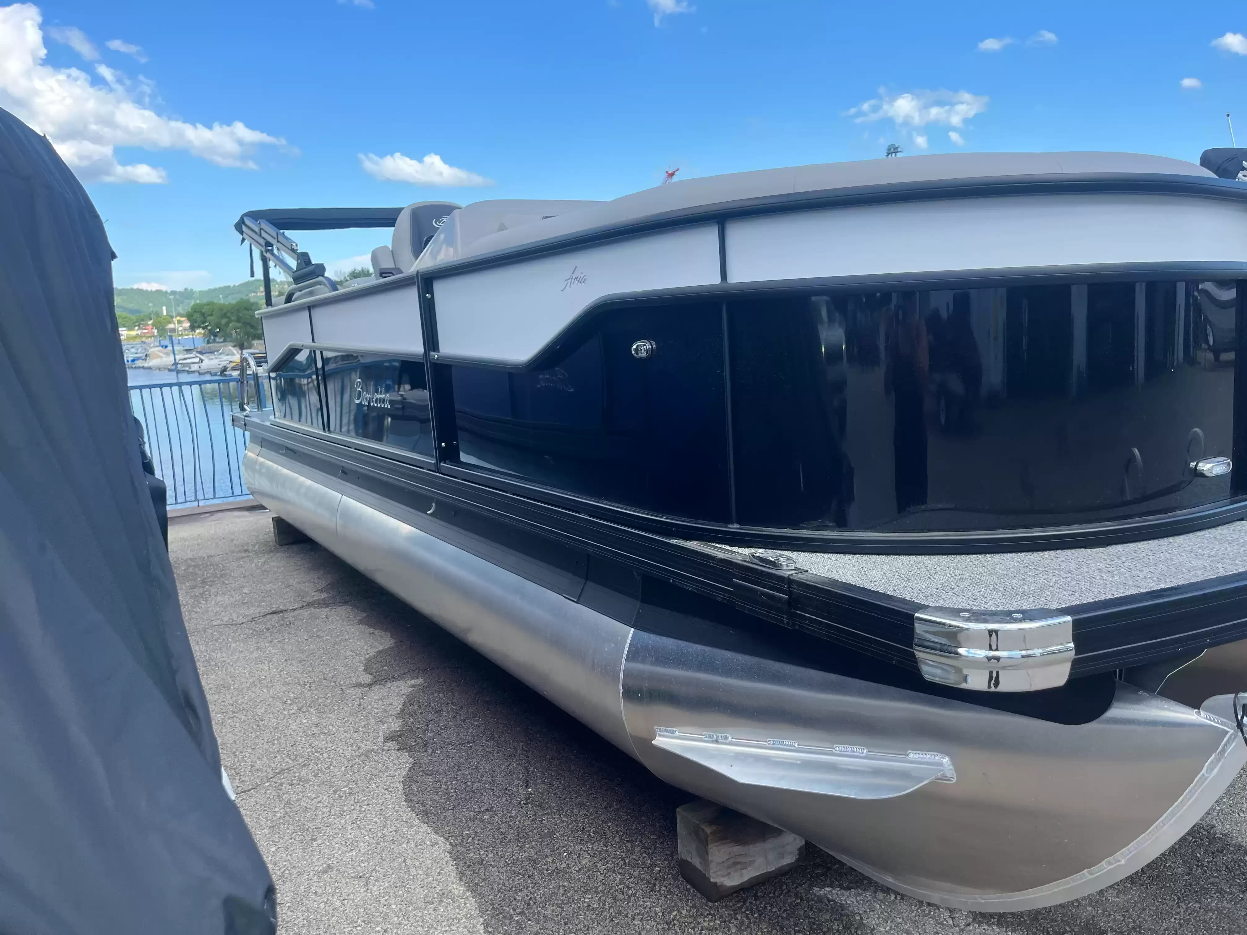 2026 Barletta Boats ARIA A22QC/TT NAN in la crosse WI