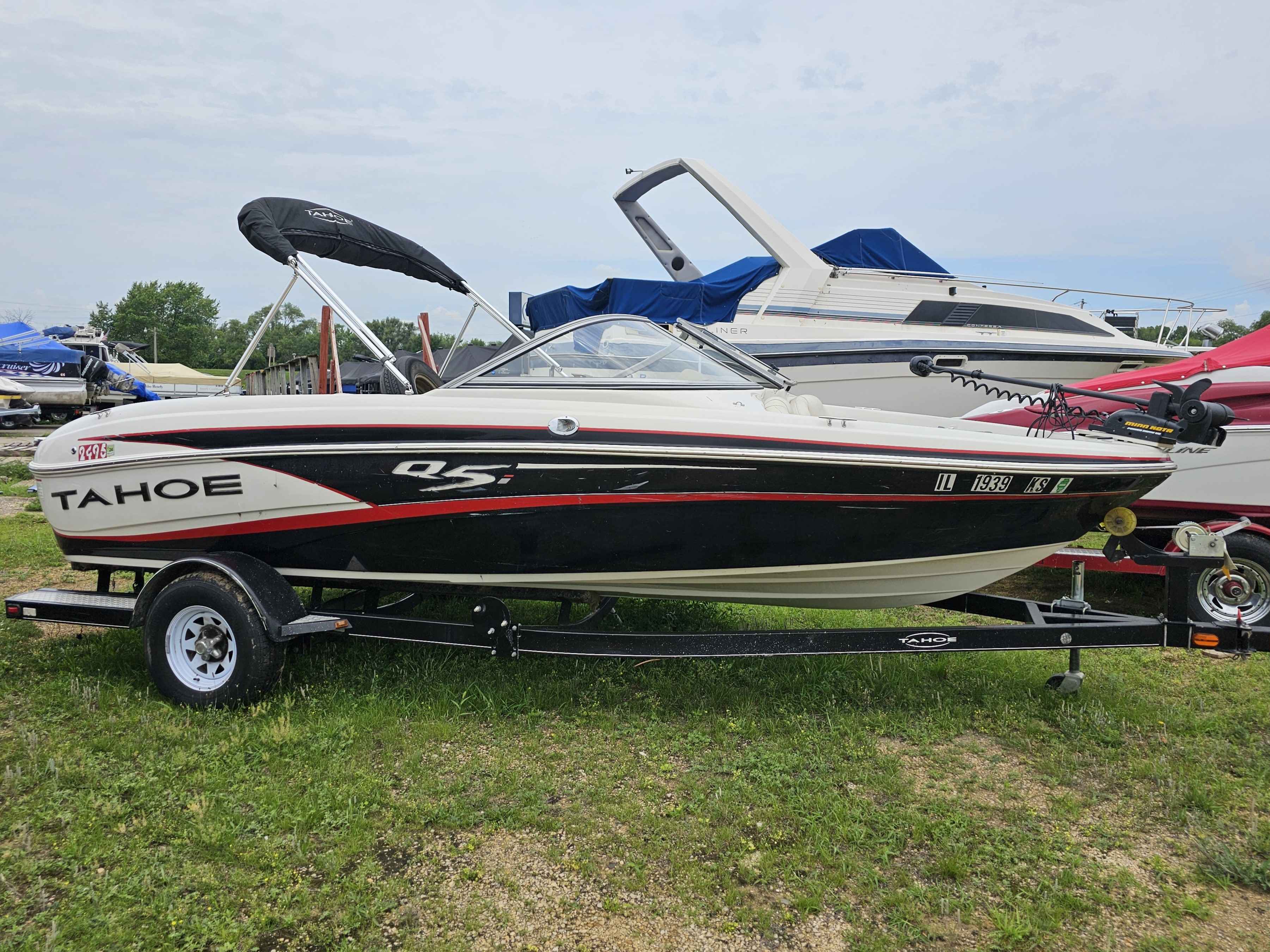 2013 Tracker TAHOE Q55F in dubuque IA