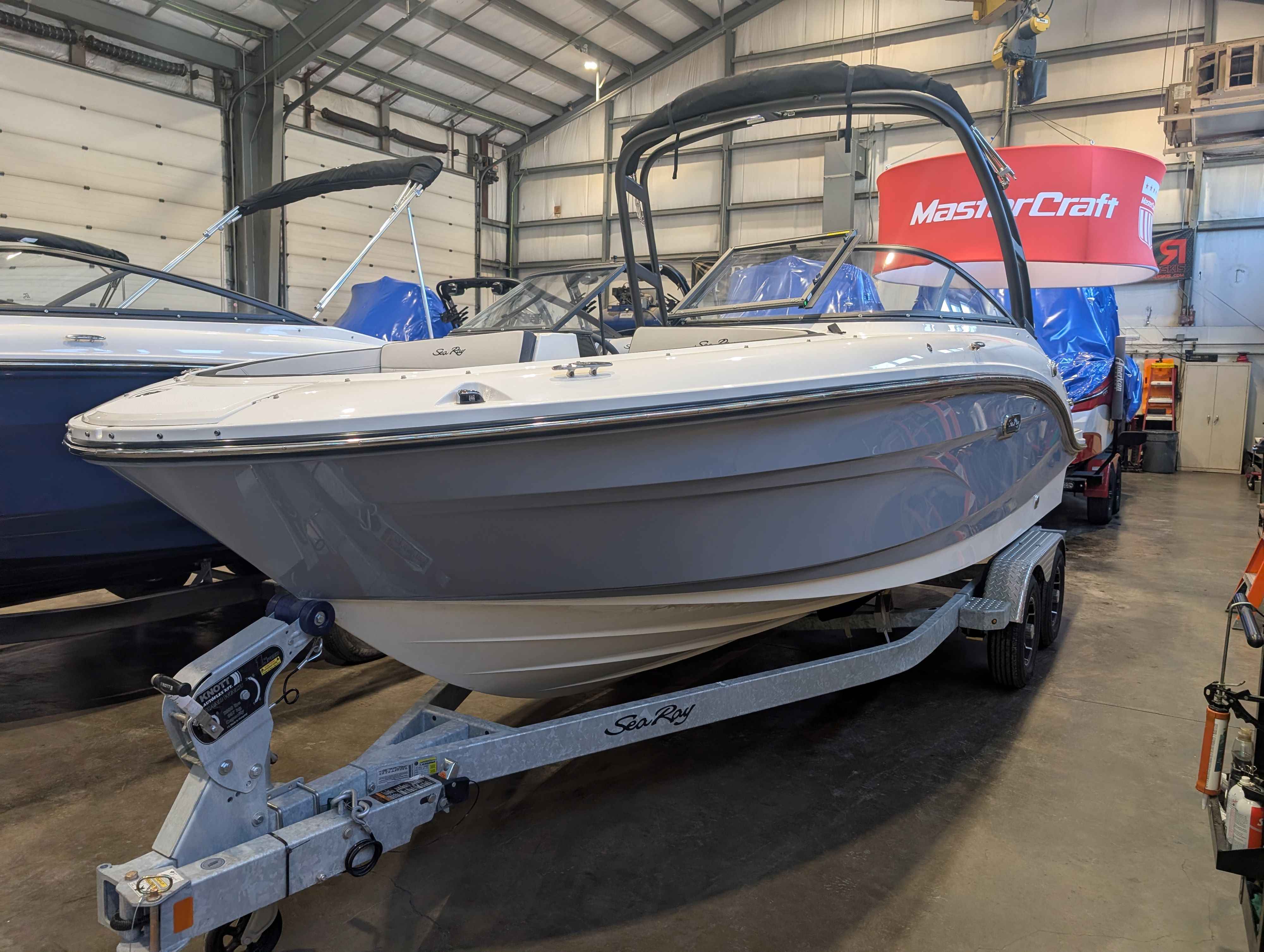 2026 Sea Ray SPX 210/OB 230 OUTBOARD in chippewa falls WI