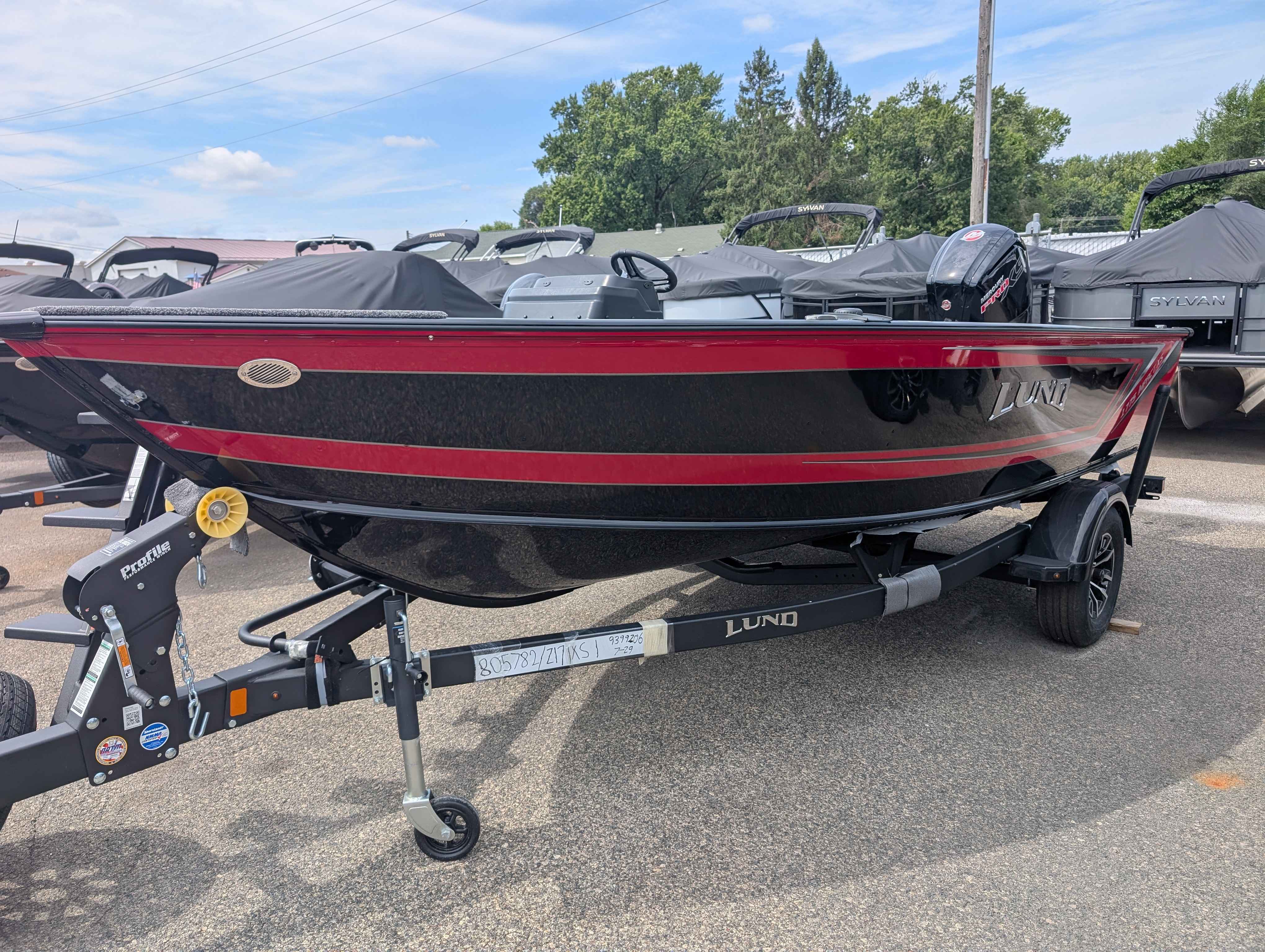 2026 Lund Boat Co. 1775 IMP XS/SS 1775-SS in la crosse WI