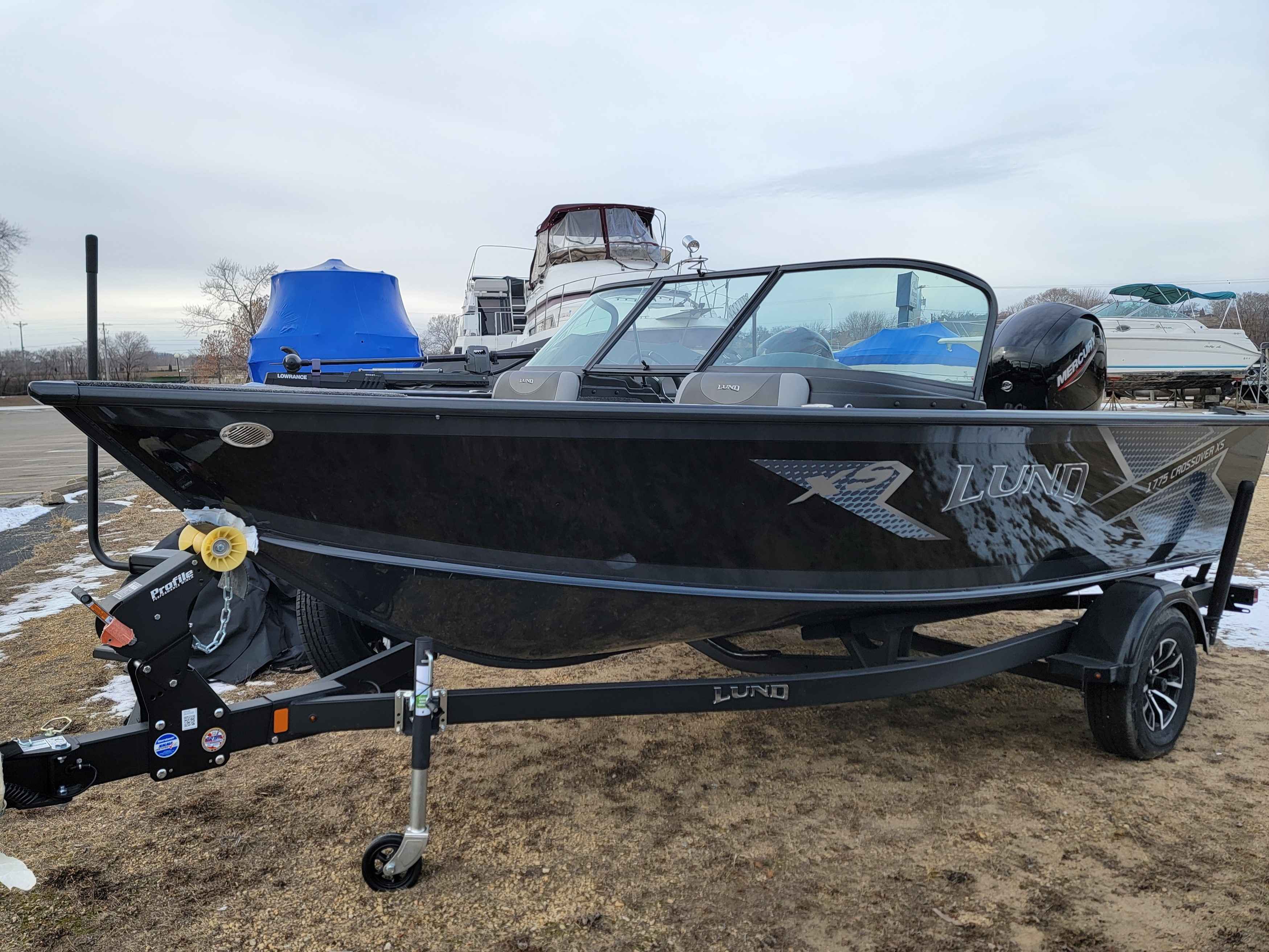 2025 Lund Boat Co. 1775CROSSOVERXS in dubuque IA