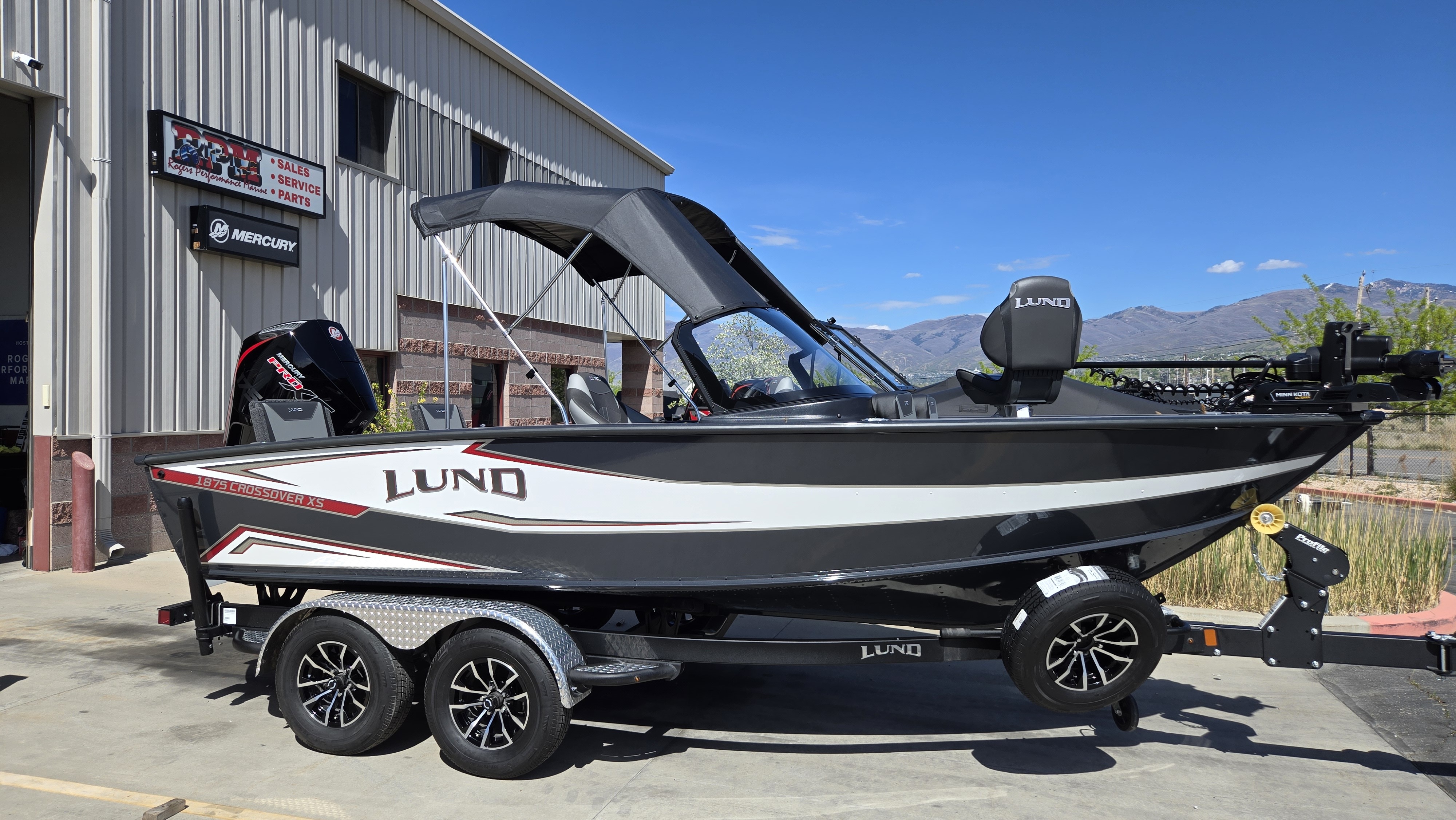 New 2026 Lund 1875 Crossover Xs Sport For Sale in North Salt Lake