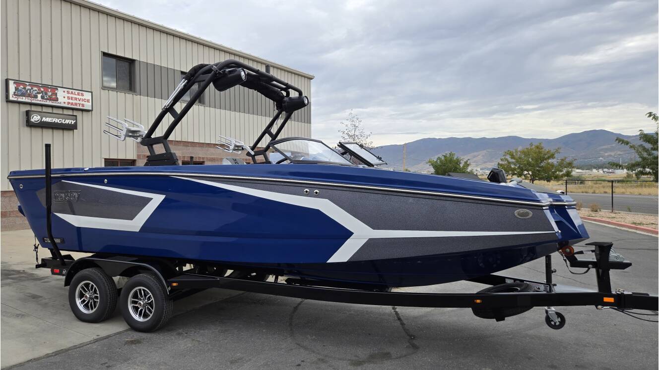 A photo of this 2026 Heyday Wake Boats WTSURF