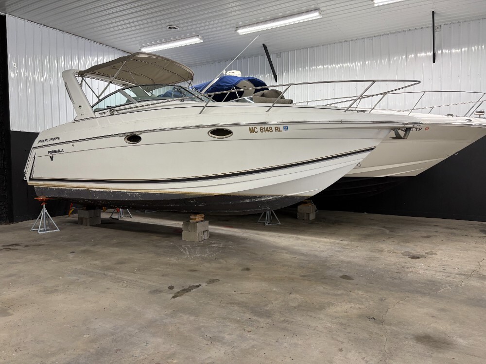 1998 Formula 27 PC Express Cruiser in fair haven MI