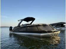 Bennington 23 M Fastback Review image