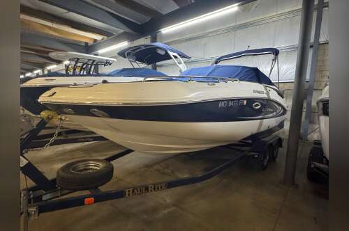 2009 Rinker 228 Captiva Deckboat in okoboji IA