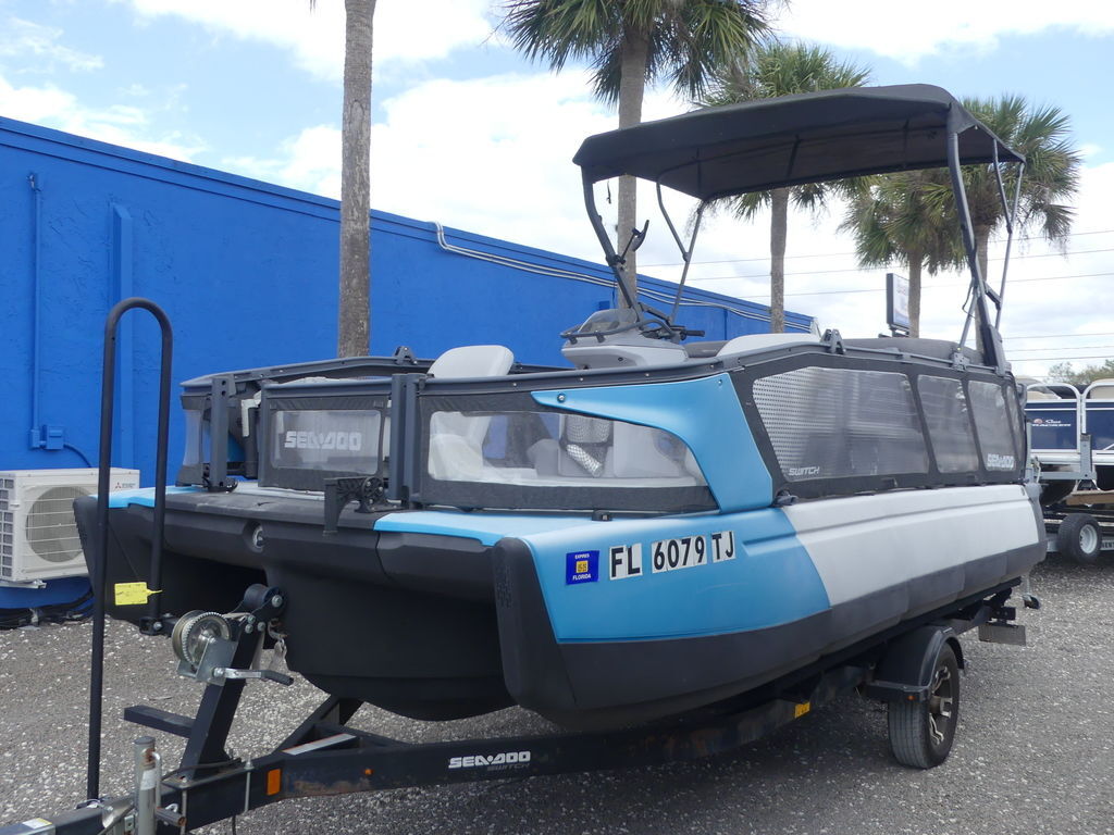 2022 Sea-Doo Switch® Sport 21 - 230 hp COMPACT - 170 HP in lake placid FL
