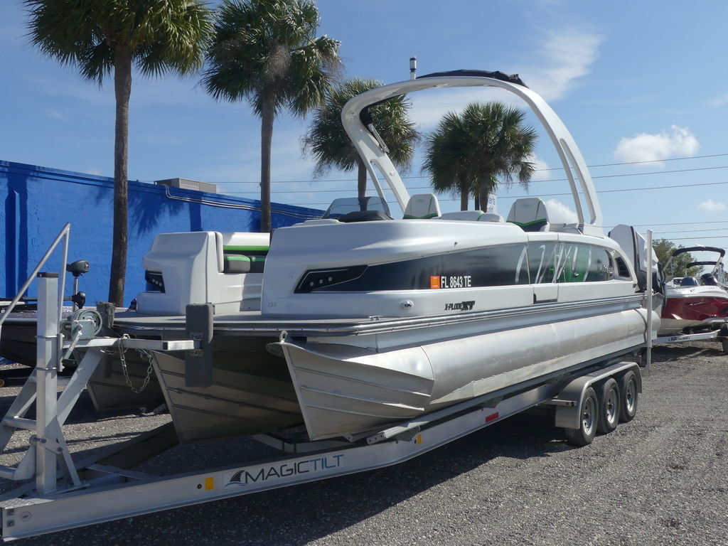 2020 Manitou SRW 25 XT SHP Dual Engine 27 SPLIT REAR WINDSHIELD (SRW) in lake placid FL