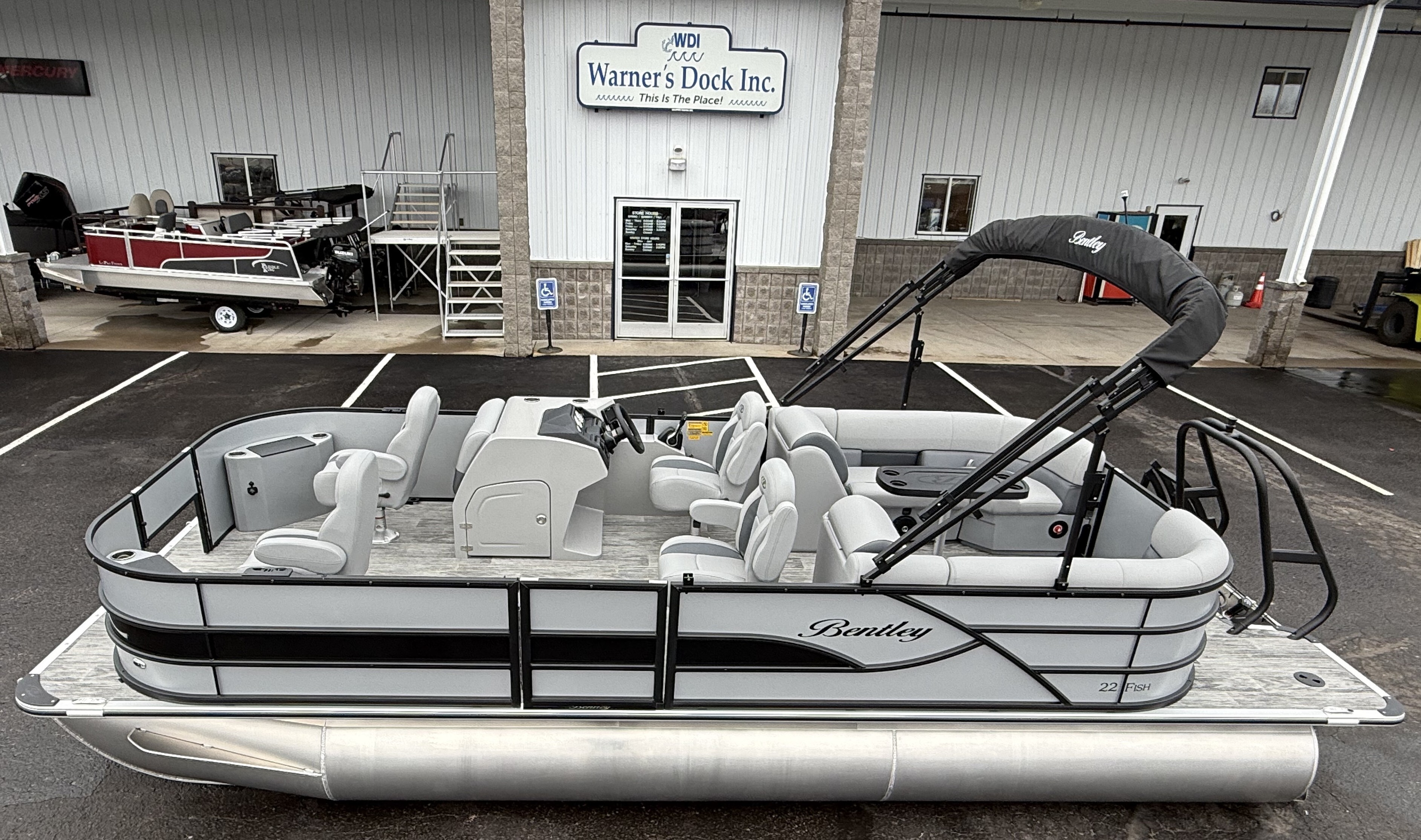 2026 Bentley Pontoons Fish FWD Fish CW 220 4PT in new richmond WI