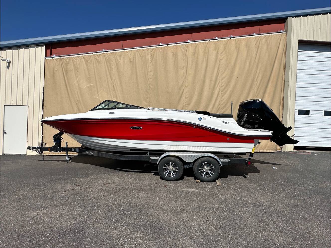 A photo of this 2024 Sea Ray 210 SPX