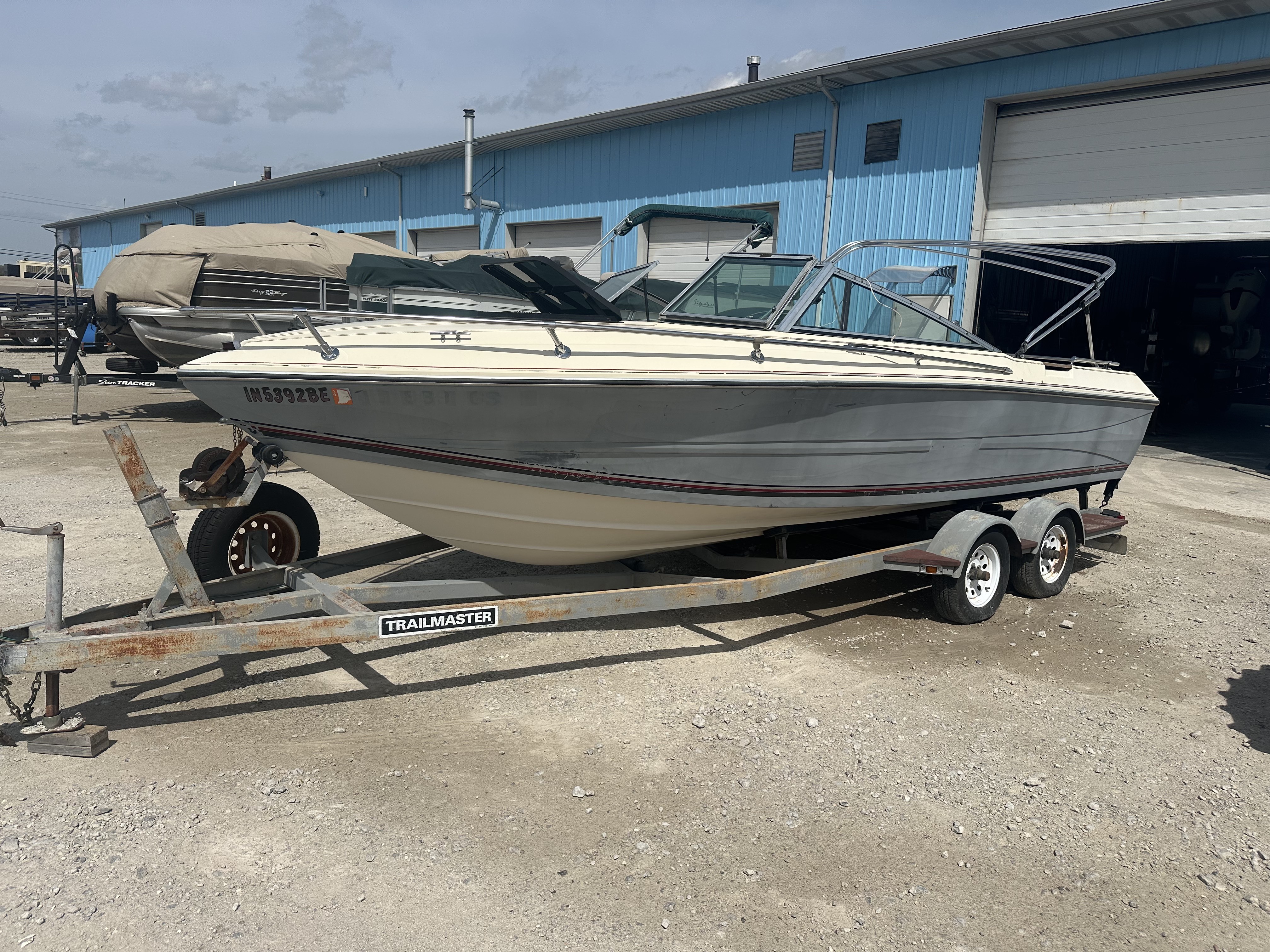 1986 Sting Ray SVC 207 SS CUDDY 5.7L 260 HP V8 TANDEM TRL in la porte IN