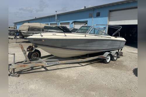 1986 Sting Ray SVC 207 SS CUDDY 5.7L 260 HP V8 TANDEM TRL in la porte IN