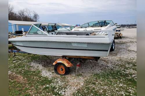 1979 Baretta 16' BARETTA - BAD TRANSOM/BAD FLOOR in la porte IN
