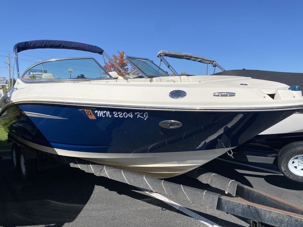 2007 Sea Ray 230 Select in wayzata MN