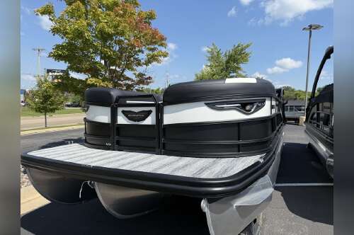 2026 Bennington M Swingback 24 MSB Tritoon in wayzata MN