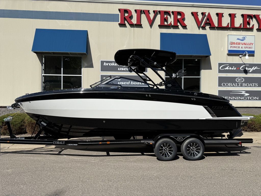 2026 Cobalt Boats R8 Surf in rochester MN