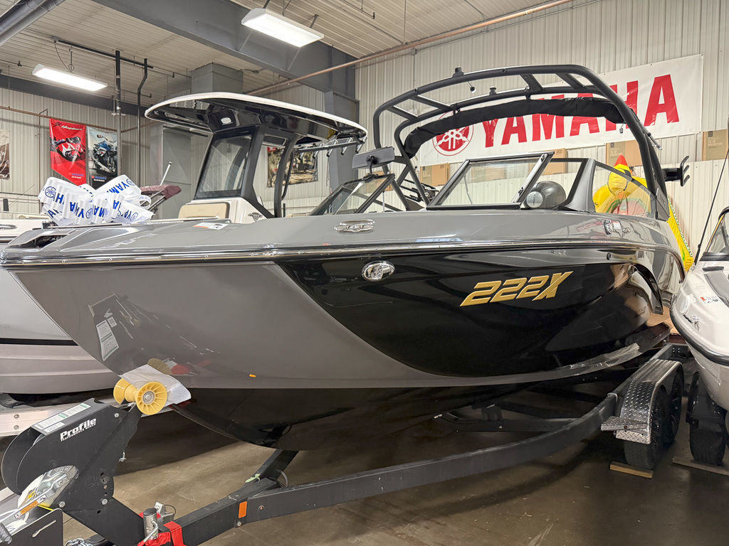 2025 Yamaha Boats 222XD in red wing MN