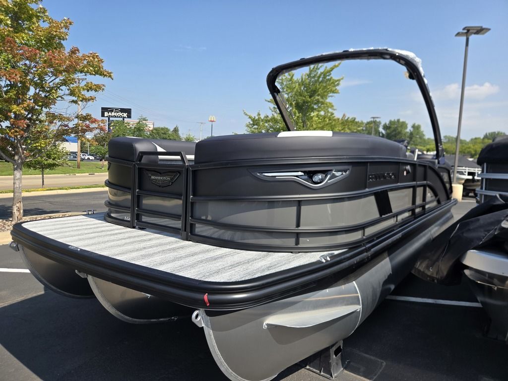 2026 Bennington M Quad Bench 24 MFB Tritoon in rochester MN