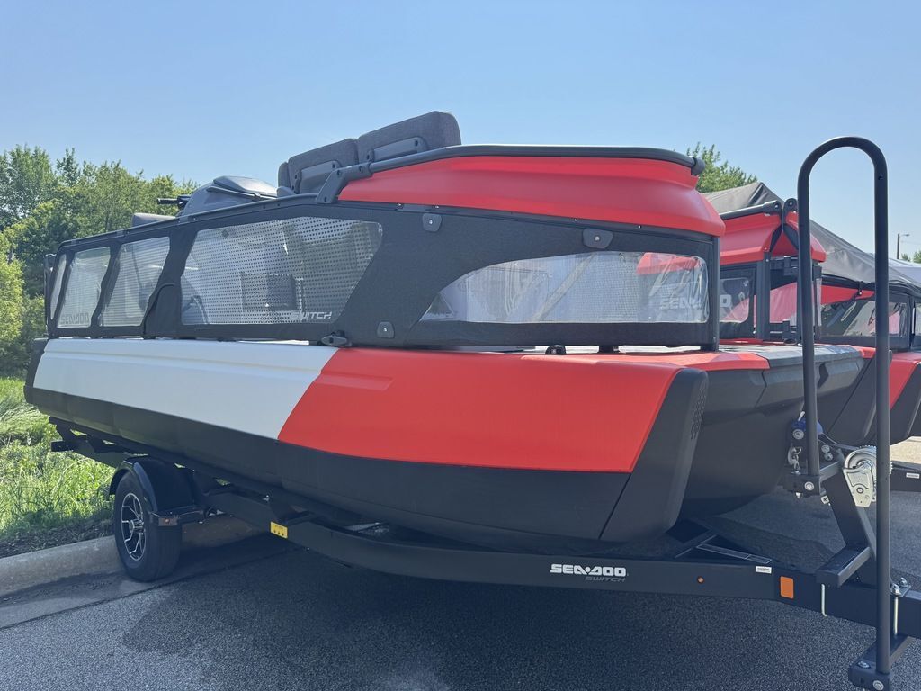 2025 Sea-Doo Switch 19 - 170 hp Painted in rochester MN