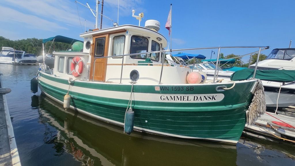 1982 Nordic Tug 26 in red wing MN