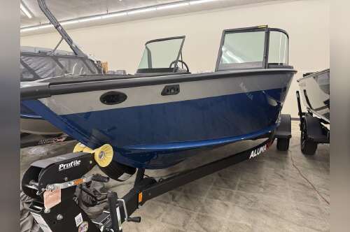 2026 Alumacraft Competitor 175X Sport SHADOW 185 SC in red wing MN