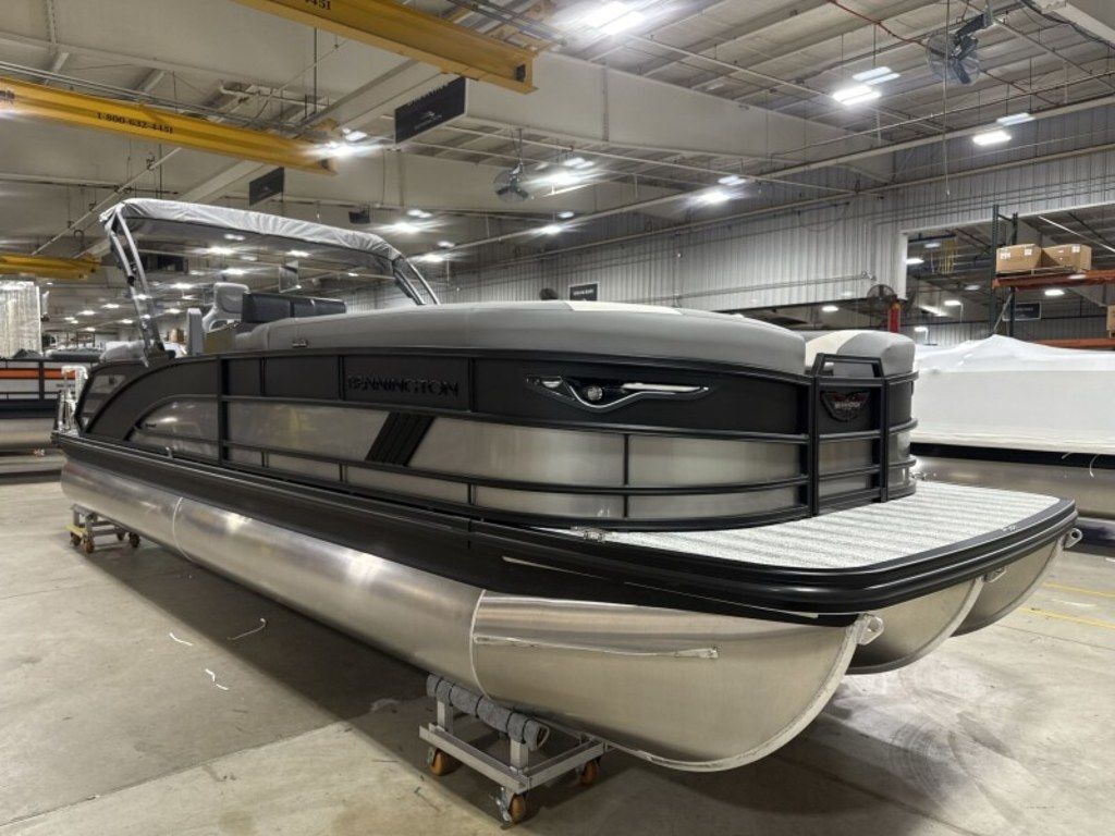2026 Bennington M Quad Bench 26 MSL Tritoon in rochester MN