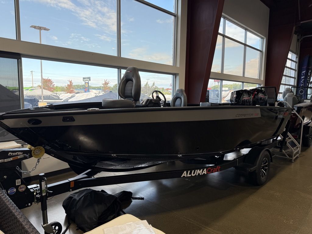 2026 Alumacraft Competitor 175X Side Console MV 2072 AW SC in rochester MN