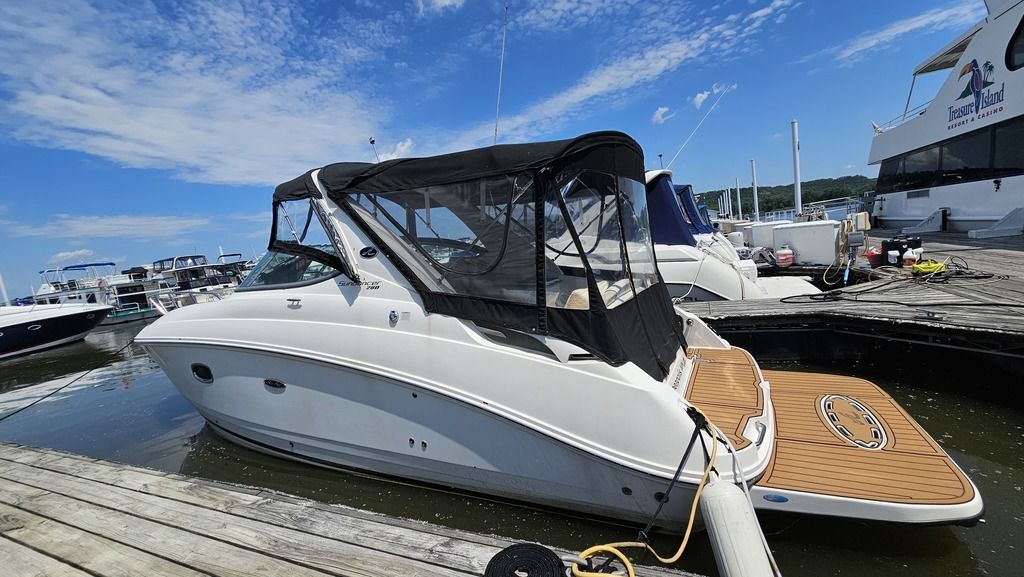 2013 Sea Ray 280 Sundancer in red wing MN