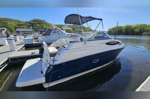 2008 Regal 2565 Window Express in red wing MN