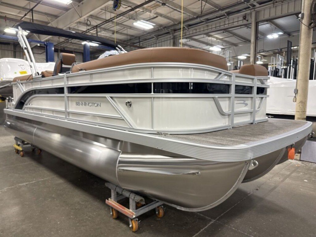 2026 Bennington S Quad Bench 22 SSR Tritoon in rochester MN