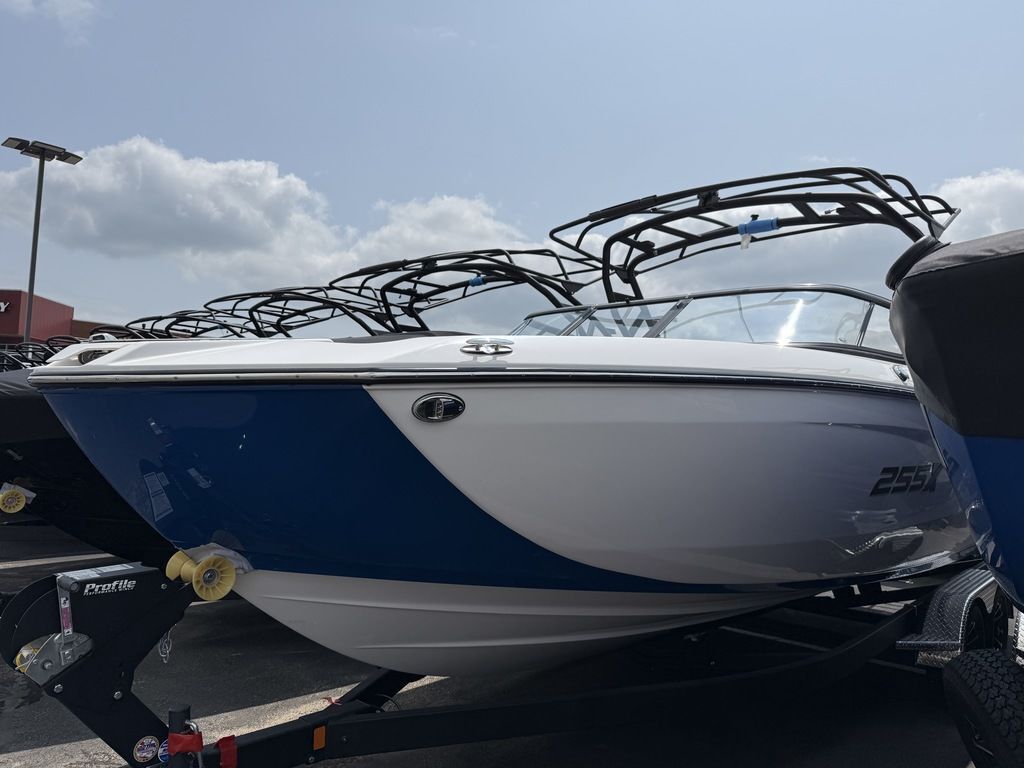 2026 Yamaha Boats 255XE in rochester MN